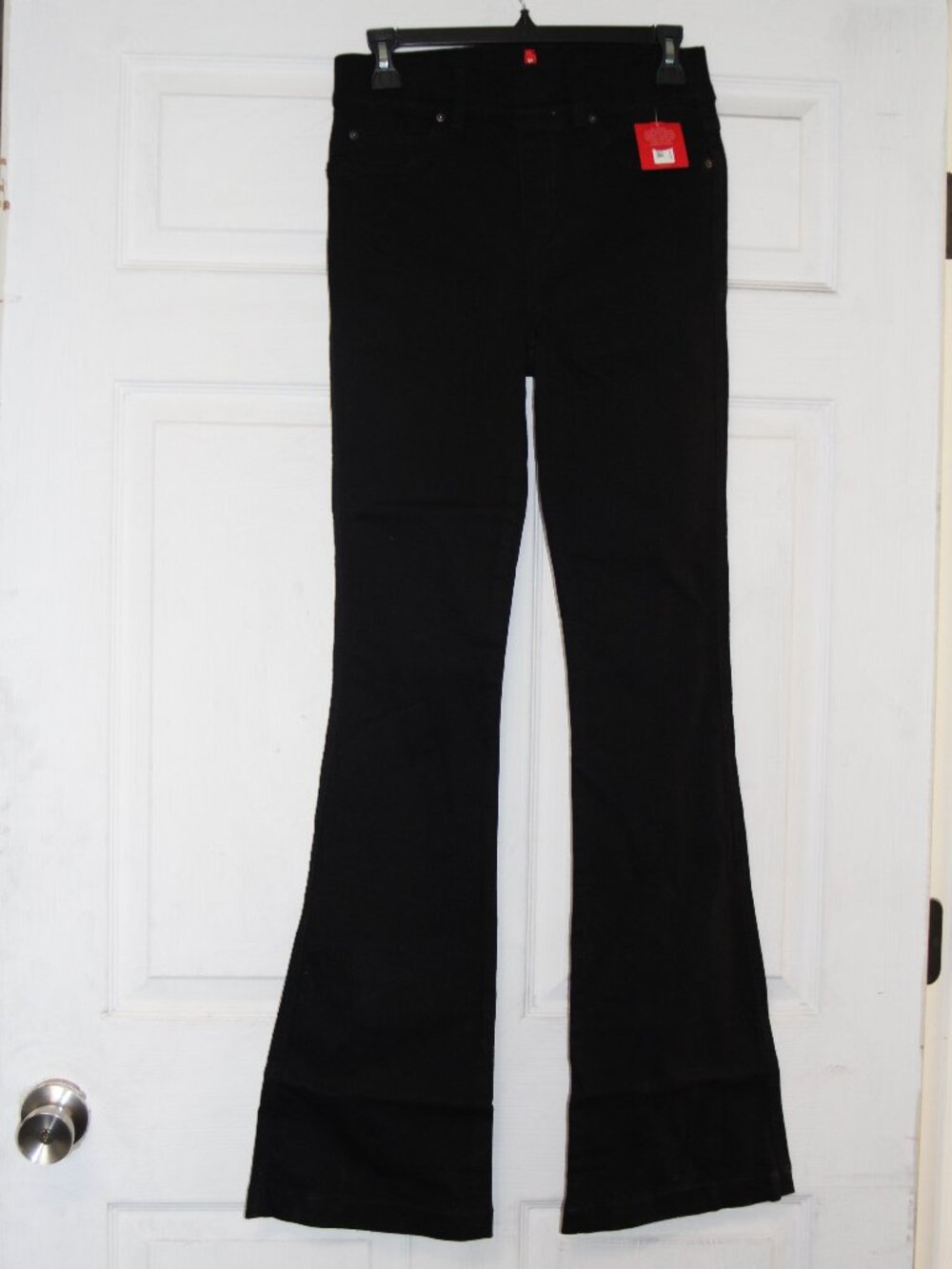 🖤 NWT SPANX Flare Jeans – Clean Black – Size 8 🖤 - Picture 1 of 6